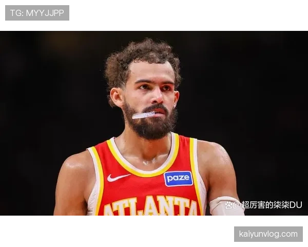 特雷·杨这日常穿搭根本不像NBA的，像刚下班打卡的邻家大哥啊！